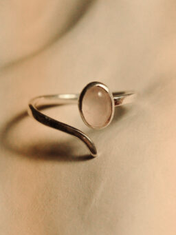 Pierścionek z różowym kwarcem - srebro 925